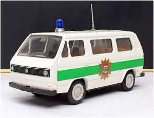 Conrad 1/43 Scale 3066 - Volkswagen Transporter Polizei - White/Green - Picture 1 of 5