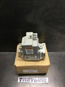 NEW, HONEYWELL, 93M81, GAS VALVE, REG. 3.5, ADJUSTABLE 2.5-3.5 RANGE, (18B-1) - Picture 1 of 8