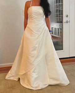 Ladies DAVIDS BRIDAL MICHAELANGELO Satin-Like Ivory Wedding Gown - SZ - 6 - Picture 1 of 13