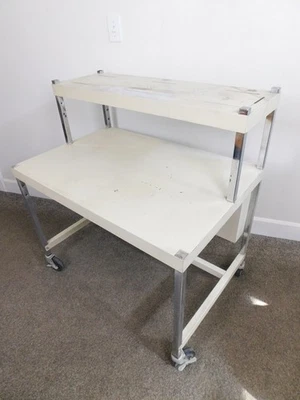 Mesa multimedia rodante de metal Bretford de colección CARRITO 2 niveles computadora GRANDE 36" W ¡Resistente! Foto 1 de 4