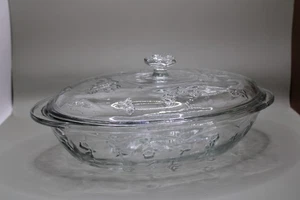 Anchor Hawking Savannah Oval Casserole Dish with Lid - Picture 1 of 7