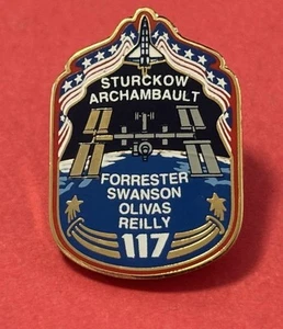 Anstecknadel 1" groß bunt NASA Space Shuttle Mission STS-117 Crew - Bild 1 von 3