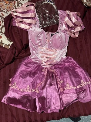 Disfraz Disney Rapunzel Talla S Adulto Nunca Usado con Etiquetas Y Corona Muñecas Kill Foto 1 de 4