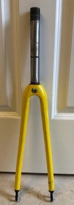 Carbon Fiber 650C Fork 1 Inch Threaded 7.5 Inch Head Tube Yellow - Image 1 of 4