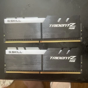 G. SKILL Trident Z RGB 16GB DDR4 3200 MHz PC4-17000 (F4-3200C16D-16GTZR) - Photo 1/2