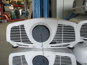 Projecteur Mitsubishi WD3300U DLP 4000 ANSI lumen 1280x800 HDMI 1946 heures - Photo 1/1