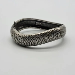 Lia Sophia Curve Hinged Bracelet Darkened Silver Tone 7" * - Picture 1 of 12