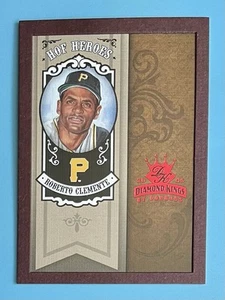 2005 Donruss Diamond Kings HOF Heroes Rosso Roberto Clemente #HH-26 Pirati - Foto 1 di 2