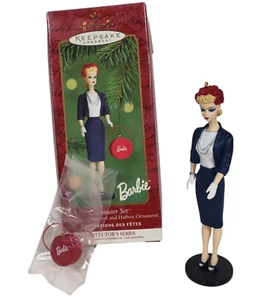Hallmark Ornamento Barbie Cercanías Set Sombrero Caja Navidad Recuerdo De Colección 2000 - Imagen 1 de 7