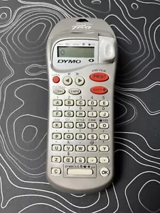 Dymo Letra Tag Esselte Etichettatrice Argento Portatile Testata - Foto 1 di 4