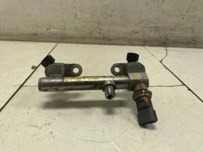 Subaru Impreza 2017 riel inyector de combustible lado derecho con inyectores OEM+ Foto 1 de 4