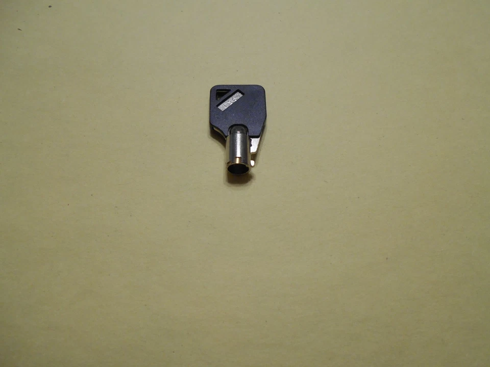 *UNKNOWN BRAND TOOL BOX LOCK KEY 036 FREE SHIPPING