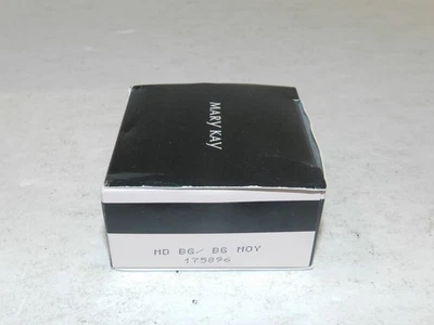 Mary Kay SILKY SETTING POWDER MEDIUM BEIGE #175896 NEW in Box NIB - Image 1 of 2