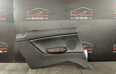 01-03 BMW 325CI CONVERSÍVEL TRASEIRO LADO DO MOTORISTA INTERIOR QUARTO PAINEL DE ACABAMENTO PRETO - Imagem 1 de 4