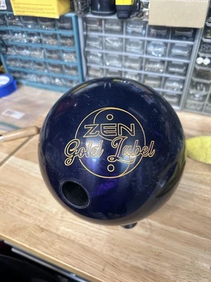 USADO - Bola de Bowling - 15lb 900 Global "ZEN GOLD LABEL" PESO PERFORADO 14lb 12oz Foto 1 de 4