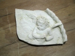 HEN FEATHERS 3D CHERUB ANGEL HAND-CASTED WALL PLAQUE 4" X 3" - Picture 1 of 8