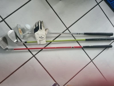 Kinder Golf Eisen S und 9, Putter, Handschue, .. - Bild 1 von 4