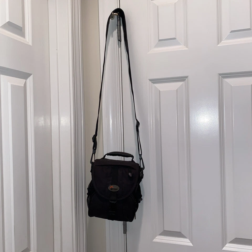 lowepro camera bag - Image 1 of 4