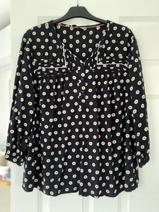 TU size 22 Black floral design 3/4 length sleeve blouse. - Picture 1 of 4