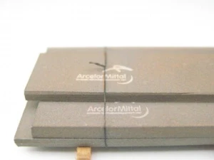 Cargas escala HO - 11416 - Pila de placas de acero pesado - Arcelor Mittal - Imagen 1 de 4