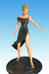 Fantastic Four - Sue Storm Statue - Picture 1 of 3