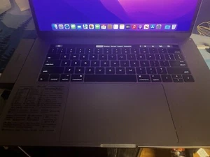 Apple MacBook Pro 15 in 2016 Space Gray/Intel Core i7 2.60 GHz, 256 GB Free Ship - Picture 1 of 4