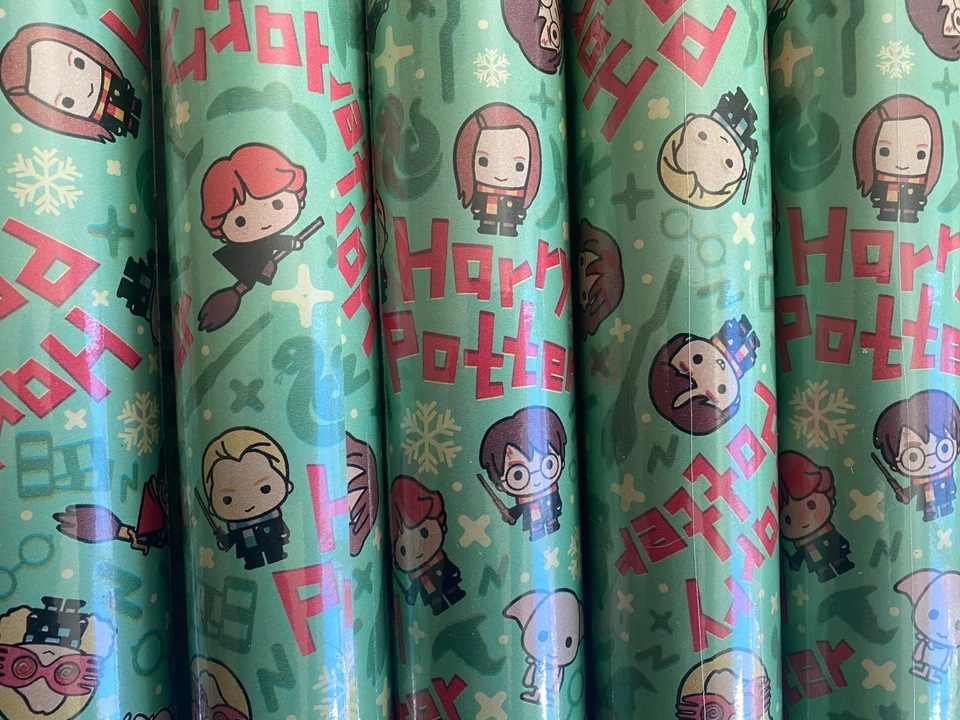 Harry Potter Gift Wrapping Paper Christmas 25 Sq Ft Will Be Shipped Fold/Flat e - Image 1 of 1