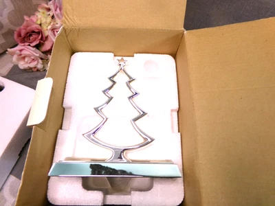 Porta medias árbol de Navidad Pottery Barn tono plata como nuevo en caja sin usar Foto 1 de 4