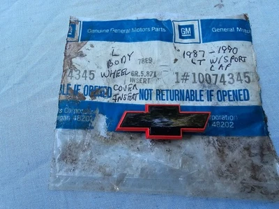 NOS 1987-1990 CHEVROLET CORSICA LT SPORT CAP WHEEL COVER BOWTIE INSERT 10074345 Foto 1 de 2