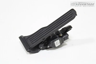 2016-2018 CADILLAC CT6 3.6L THROTTLE ACCELERATION FUEL GAS PEDAL W/ SENSOR OEM - Image 1 of 4