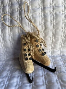 "Par de patines de hielo de madera tallada rústica de 3"" adornos navideños patines decoraciones" - Imagen 1 de 20