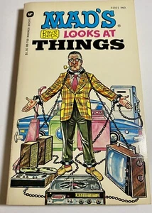 Vintage MAD Magazine Paperback Dave Berg LOOKS AT THINGS Warner 1974 - Picture 1 of 4