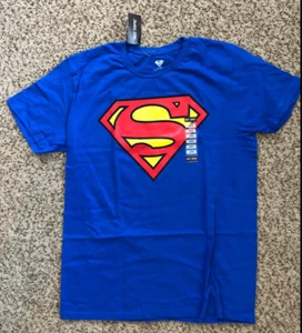 NWT HOT TOPIC MENS SUPERMAN SUPERHERO COMIC SHIRT SIZE LARGE - Picture 1 of 3