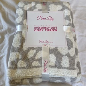 Pink Lily New Keep You Warm Blanket Grey Animal Print Incredibly Soft Cozy Throw - Picture 1 of 4