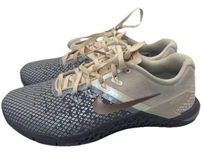 Nike Metcon 4 XD MTLC Atmosphere grigio rosa AV2252-001 scarpe donna taglia 9 - Foto 1 di 7
