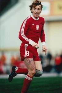 ZBIGNIEW BONIEK HAND SIGNED 12X8 PHOTO - FOOTBALL AUTOGRAPH - POLAND 3. - Imagen 1 de 1