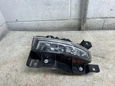 Luz antiniebla del lado izquierdo del conductor Dodge Ram2500 2022 con soporte montado OEM Foto 1 de 4