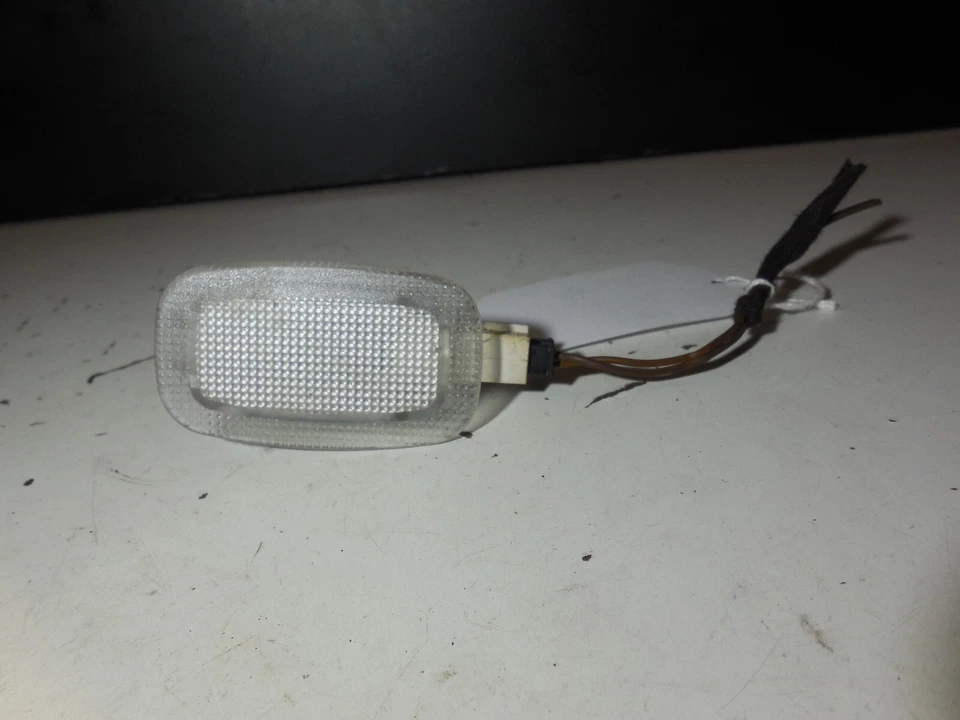 A0245459726 车内礼貌灯 2218200401 07-13 梅赛德斯奔驰 W221 S450 S550 — 第 1/4 张图片