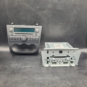2010-12 Nissan Altima AM FM Radio CD Player Auxiliary Port Radio 28185 ZX11A - Picture 1 of 12
