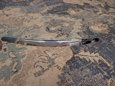 Chrysler 200 2011-2014 OEM cromo capó delantero superior moldura emblema negro Foto 1 de 4