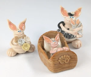 Entzückende handgefertigte signierte Keramik Keramik Miniatur Hasenfamilie SO DETAILLIERT! - Bild 1 von 8