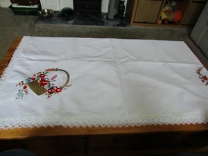 Beautiful Linen Embroidered Tablecloth With Lace Trim 220 cm x 150 cm - Picture 1 of 5
