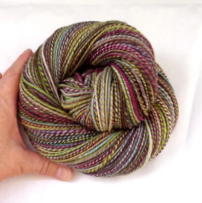 Fio de lã merino tingido à mão Winter Berries 190m/211yds verde marrom rosa - Imagem 1 de 4