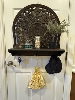 Großes Vintage geschnitztes Holz Eingang Wandregal mit Haken verzierter Akzent Dekor 24x24x6" - Bild 1 von 4