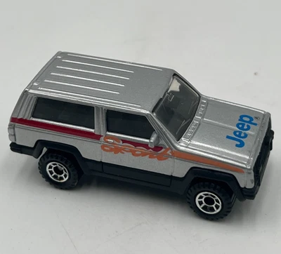 Matchbox MB27 Jeep Cherokee Sport Silver 1:64 Diecast 4x4 SUV Vintage New w/ Box - Image 1 of 4