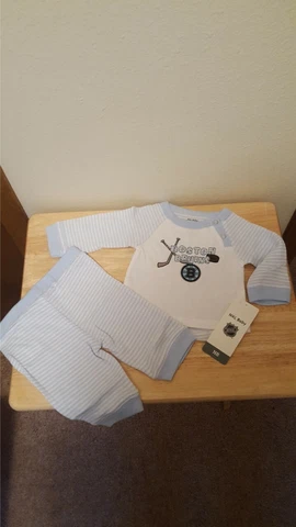 Boston Bruins Hockey NHL 0/3 Months Baby Child Outfit Shirt and Pants Blue Cover