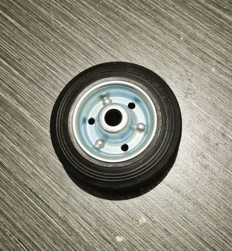 RUOTA RICAMBIO PER CARRELLI ART. 112 ø mm 100 x 30 AVO RUOTE GOMMATE CUSCINETTO - Immagine 1 di 1