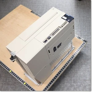 Yaskawa Servo driver SGD7S-330A00A020 5.0kW AC200V Used From Japan - Picture 1 of 1