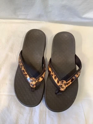 Vionic Tide II Flip Flops Brown Leopard Print Thong Sandals Women’s Size 8 - Image 1 of 4