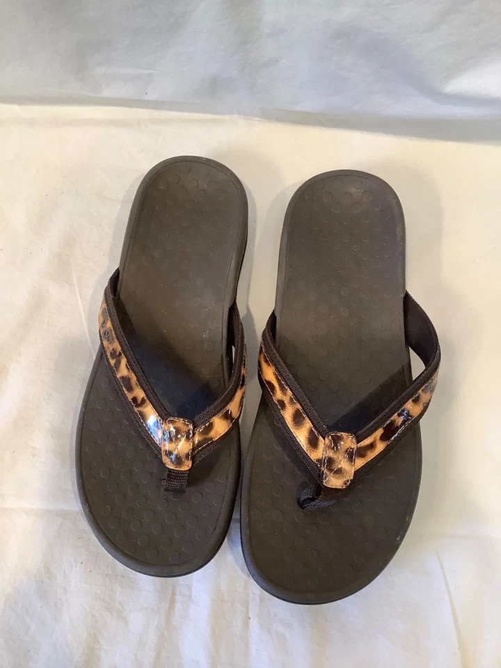 Vionic Tide II Flip Flops Brown Leopard Print Thong Sandals Women’s Size 8 - Image 1 of 4